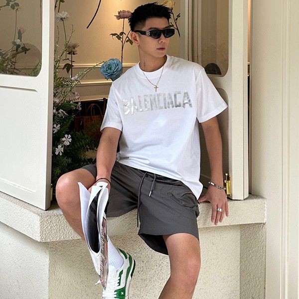 No.1 in attention Balenciaga logo T-shirt fake? Unisex bav99249 No.1 in attention Balenciaga logo T-shirt fake? Unisex bav99249