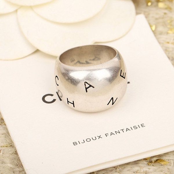 A great gift Chanel ring replica shd22054