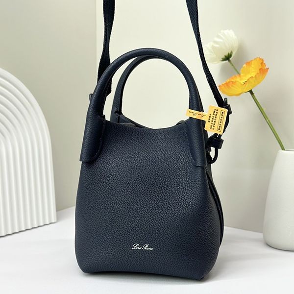 Ultra-limited edition Loro Piana Micro Vail fake leather handbag roz77002 Ultra-limited edition Loro Piana Micro Vail fake leather handbag roz77002