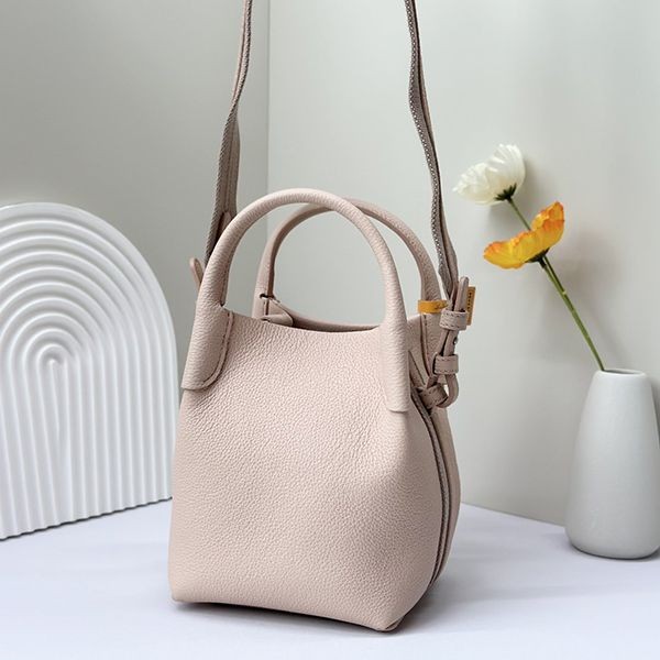 Stylish? Loro Piana Micro Vail Replica Leather Handbag roy97709