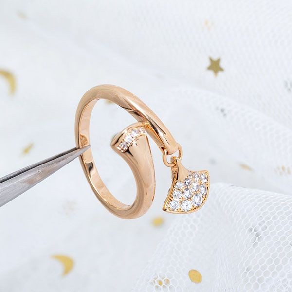 Latest and stylish Bulgari ring replica Diva Dream gold 18K Buc88684