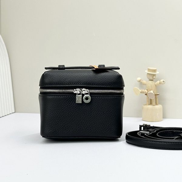 Loro Piana Extra Pocket Fake Mini Pouch FAM1534 Loro Piana Extra Pocket Fake Mini Pouch FAM1534