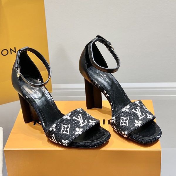 ?Elegant feetLouis Vuitton Silhouette Sandals Replica 1AAZT ?Elegant feetLouis Vuitton Silhouette Sandals Replica 1AAZT