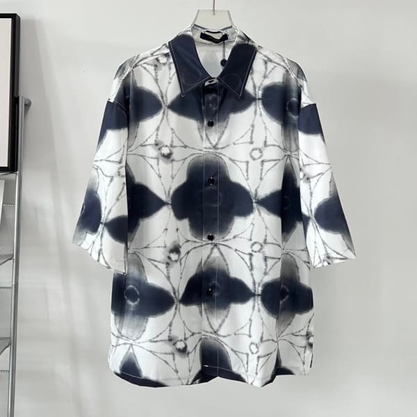 StylishLouis Vuitton short sleeve shirt, silk pajama top, knockoff 1AB6CE StylishLouis Vuitton short sleeve shirt, silk pajama top, knockoff 1AB6CE