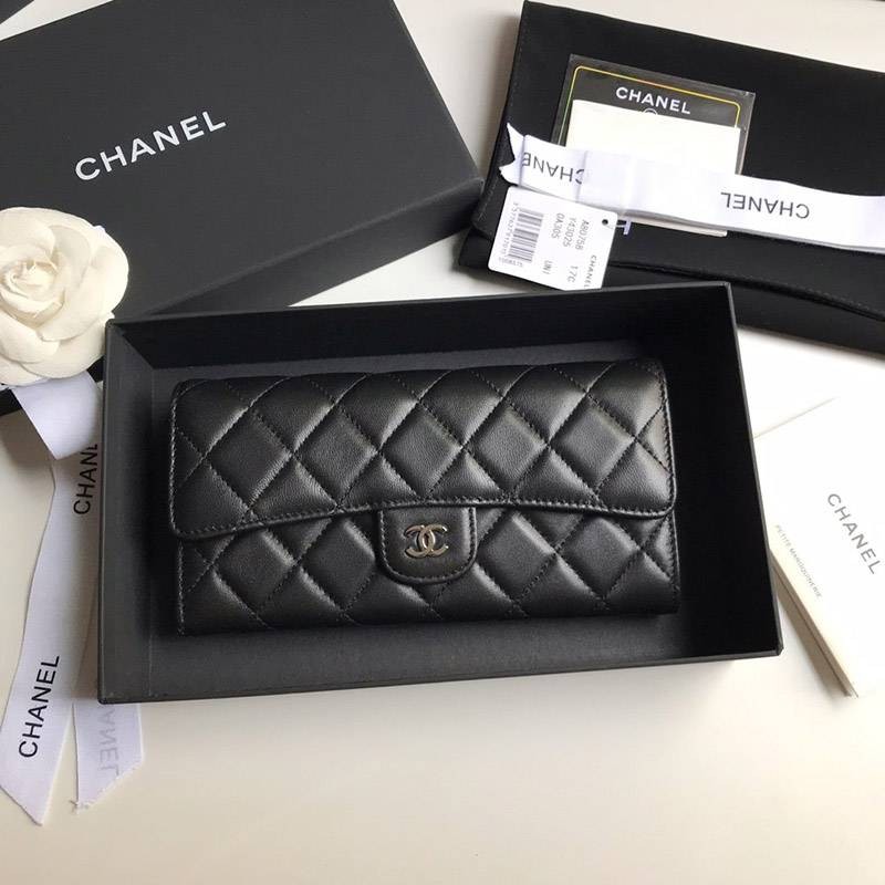 Rapidly growing in popularity! Chanel Bi-fold flap long wallet Matelasse A80758 Rapidly growing in popularity! Chanel Bi-fold flap long wallet Matelasse A80758