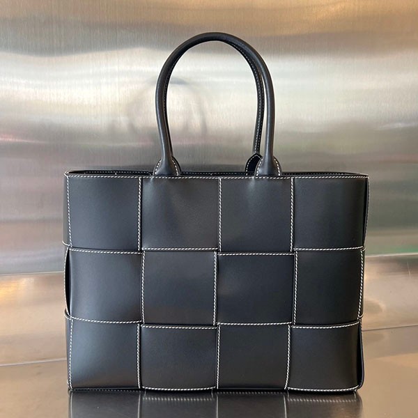 Fake Bottega Veneta Medium Arco Tote Bag bof01803