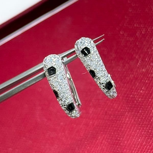 Very popular all over the world? Cartier Panthere de Earrings Replica N8515155