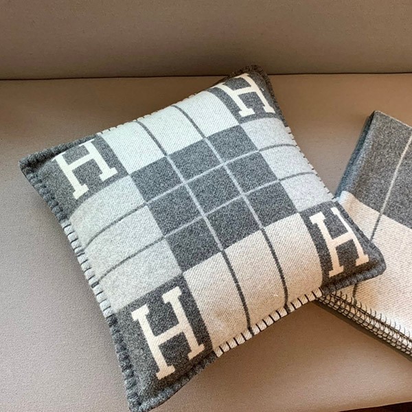 Hermes Cushion Replica "Avalon III" PM ert42795 Hermes Cushion Replica "Avalon III" PM ert42795