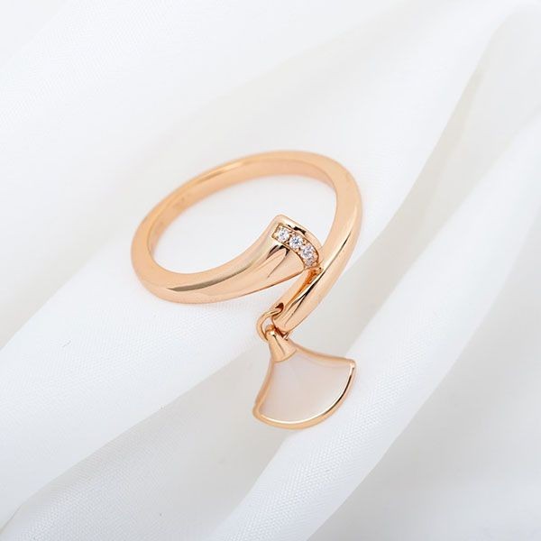 A lovely Bulgari ring, Diva Dream, gold, 18K, Buz64858 A lovely Bulgari ring, Diva Dream, gold, 18K, Buz64858