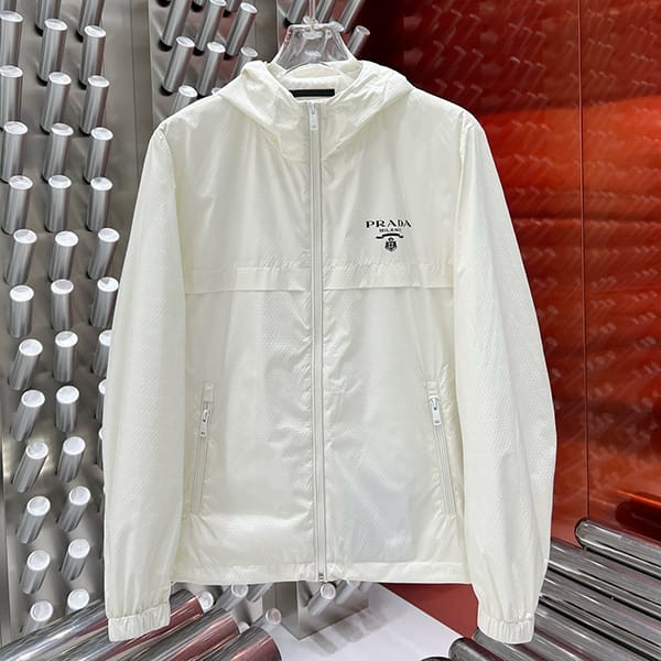 Very popular: Prada Re-Nylon windbreaker jacket replica puy90009 Very popular: Prada Re-Nylon windbreaker jacket replica puy90009