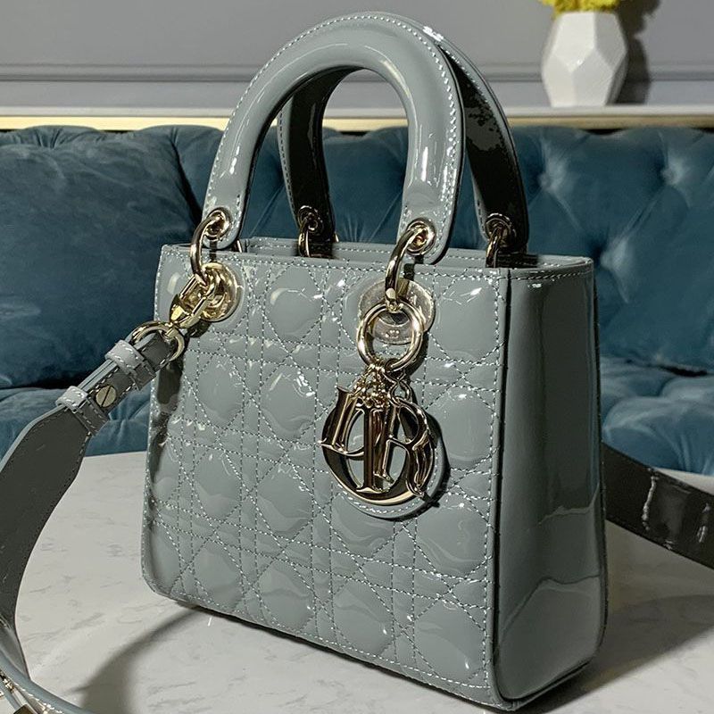 Tracked shipping Lady Dior small handbag replica calfskin shoulder bag dek29393 Tracked shipping Lady Dior small handbag replica calfskin shoulder bag dek29393