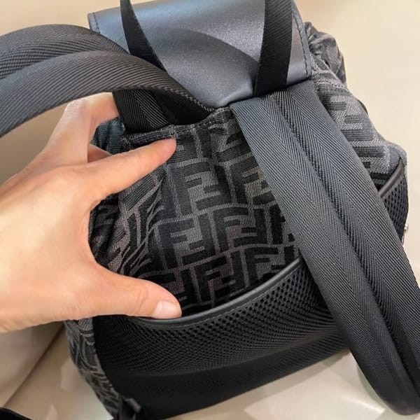 Fendi Men's Backpack Sold Out Replica feh55970