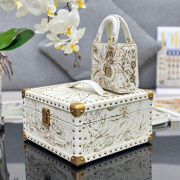 Dior Replica Reve dInfini Lady Dior Medium Handbag dek32453