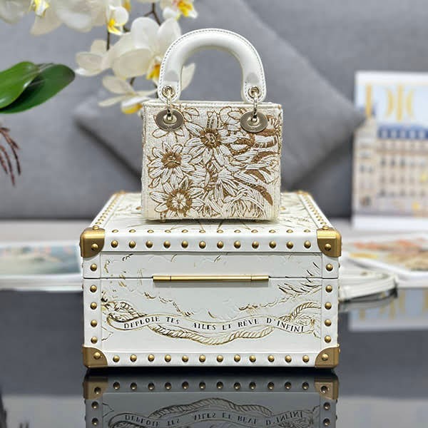 Dior Replica Reve dInfini Lady Dior Medium Handbag dek32453