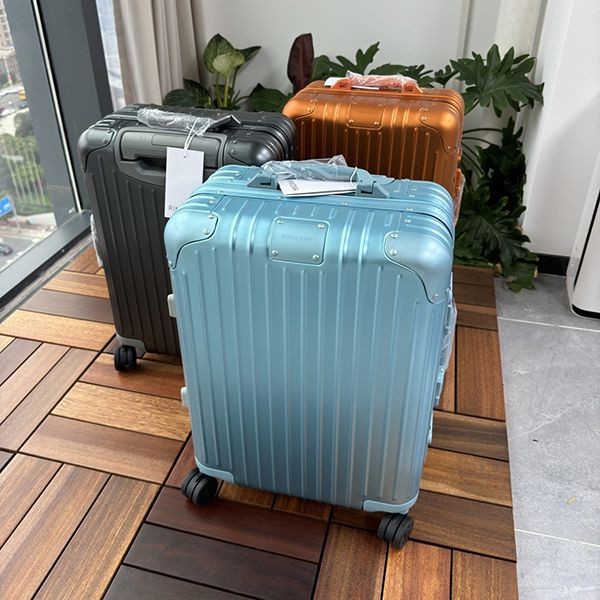 Rimowa 21 inch Glacier Blue Boarding Case 3 colors used by many celebrities riv42821
