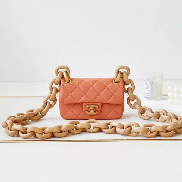 The wooden chain is impressive ☆ [Chanel] Mini flap bag replica AS4165
