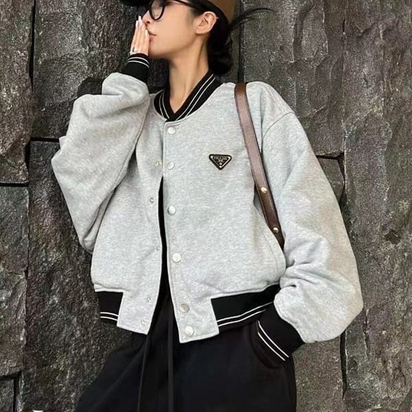 No.1 popular Prada replica Re-Nylon x cotton reversible stadium jacket puf36914 No.1 popular Prada replica Re-Nylon x cotton reversible stadium jacket puf36914