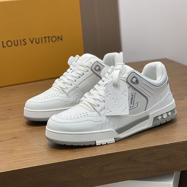 Louis Vuitton Monogram Sneakers Replica vuy62669