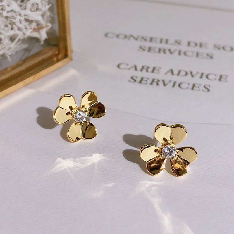 Very popular! Van Cleef & Arpels Frivole earrings, large replica VCARB65900 val22970 Very popular! Van Cleef & Arpels Frivole earrings, large replica VCARB65900 val22970