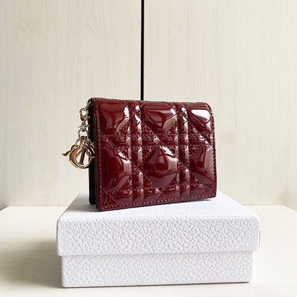 Lady Dior Replica Mini Wallet Patent Calfskin Bi-fold S0178OVRB_M323 Lady Dior Replica Mini Wallet Patent Calfskin Bi-fold S0178OVRB_M323