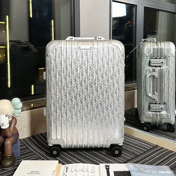 Super lightweight! Dior Rimowa replica oblique carry case rig37553