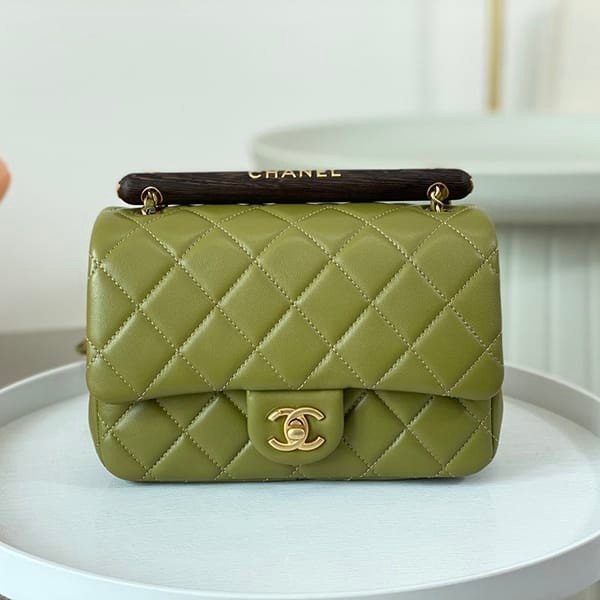 Very popular all over the world? Chanel replica ball chain matelasse mini flap bag shl87540