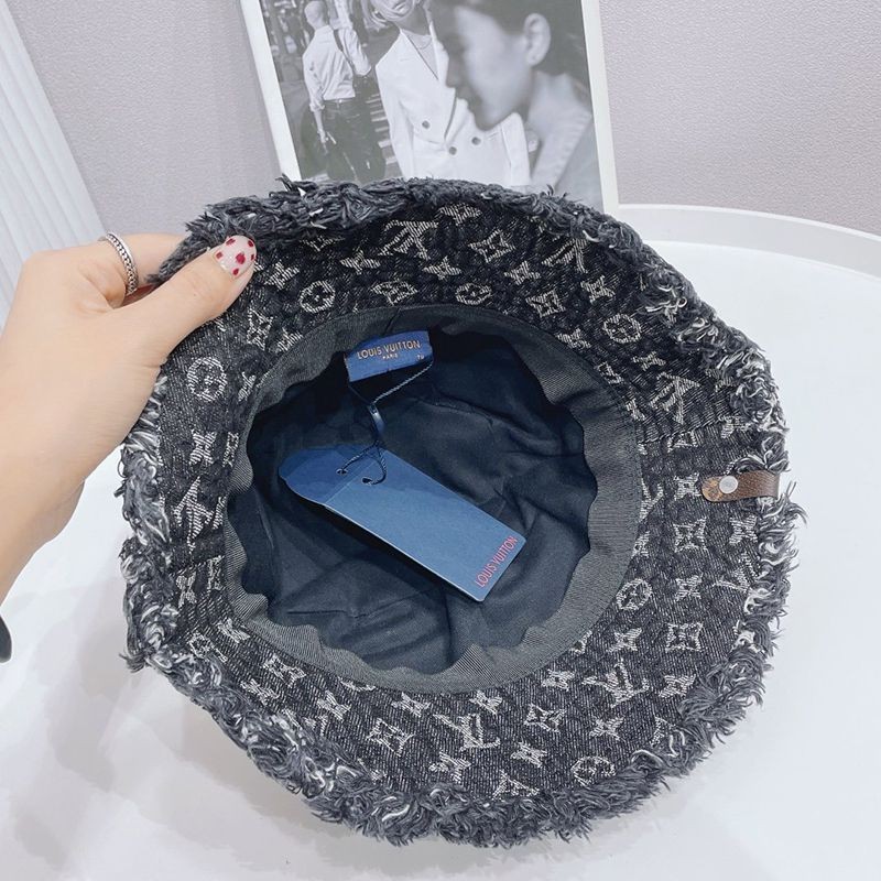 Eye-catching color? Louis Vuitton bucket hat replica monogram reversible denim vua62958