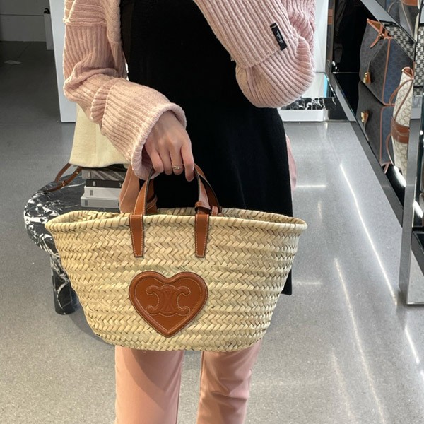 Celine Basket Bag Replica Heart Patch Teen Triomphe Basket Bag 194002DUI.04LU Celine Basket Bag Replica Heart Patch Teen Triomphe Basket Bag 194002DUI.04LU