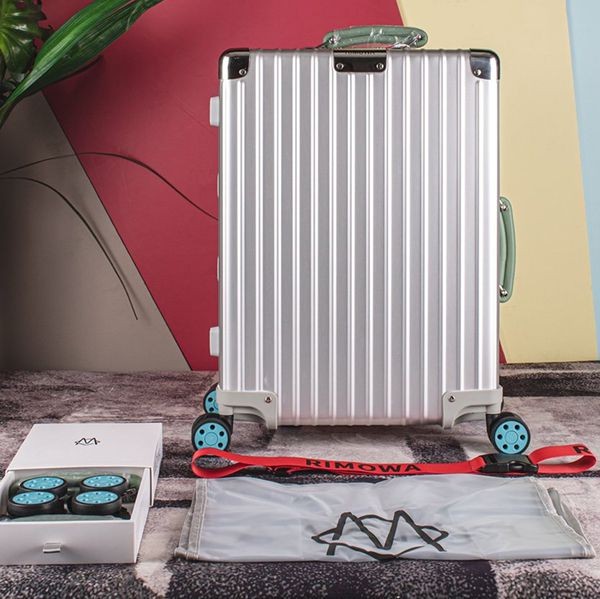 New color available☆ [Rimowa] Classic "Cabin" suitcase N grade rir81349