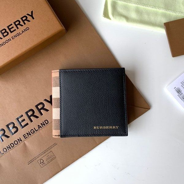 Beige Burberry Bi-fold Wallet Replica Ban89074, loved by many celebrities