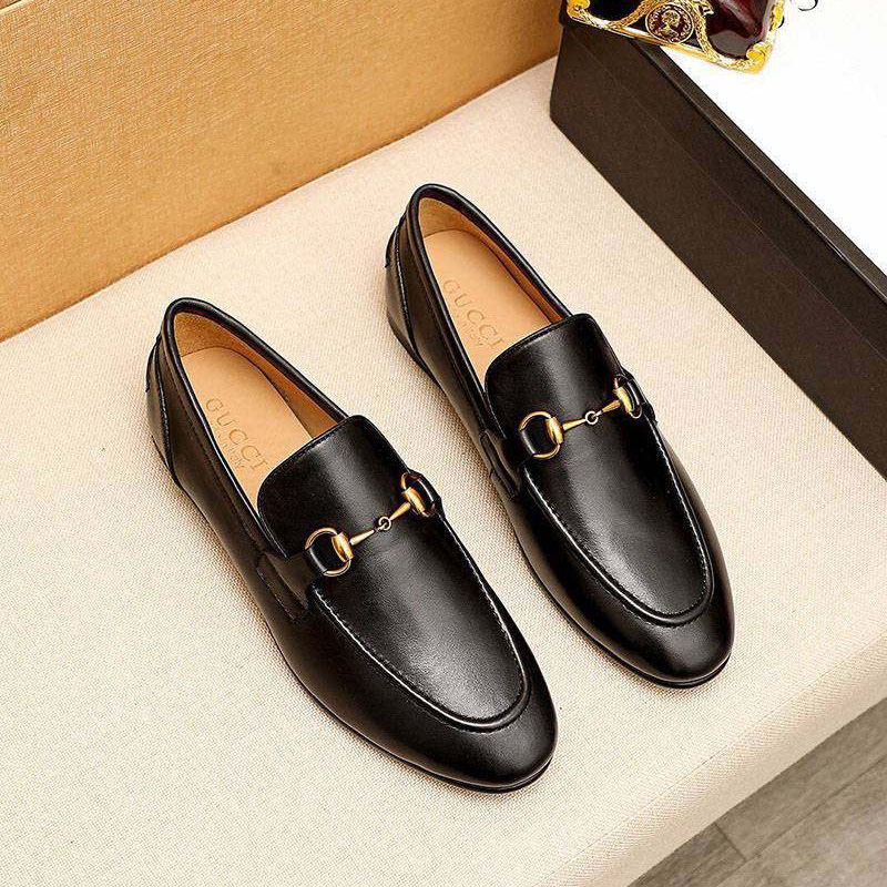 Eye-catching color Gucci Jordaan leather horsebit loafers guj41802