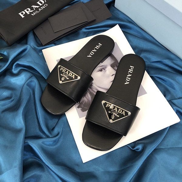 No. 1 in cumulative sales! Prada Saffiano Leather Slide Sandals Replica pum40924