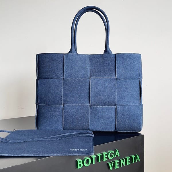 A nice copy of Bottega Veneta Medium Arco Tote Bag boy84243 A nice copy of Bottega Veneta Medium Arco Tote Bag boy84243