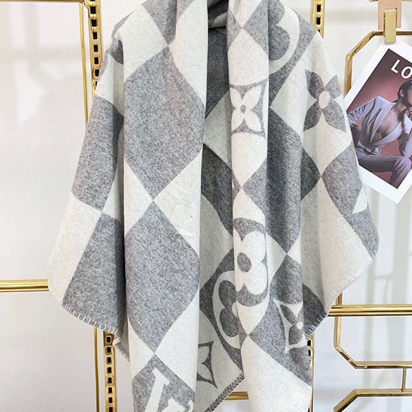 Louis Vuitton] Pred fake? LV Checkmate Blanket M77860