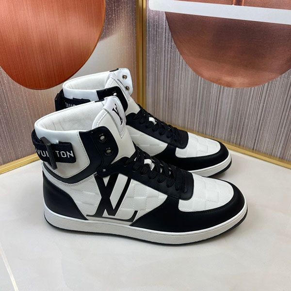 ★Safe shipping with tracking Louis Vuitton Monogram Sneakers vux13427