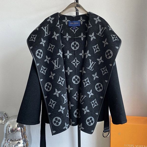 SecuredLouis Vuitton Double Breasted Hooded Coat vus59646