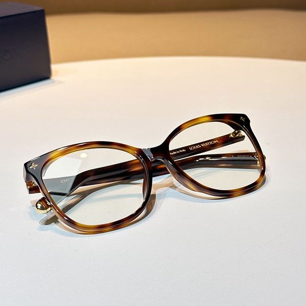 Louis Vuitton] Glasses Replica Sunglasses Monogram Cat Eye Z1874E