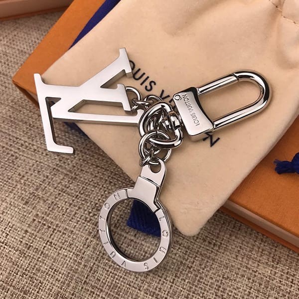 Very popularLouis Vuitton keychain LV initial replica M01192 Very popularLouis Vuitton keychain LV initial replica M01192