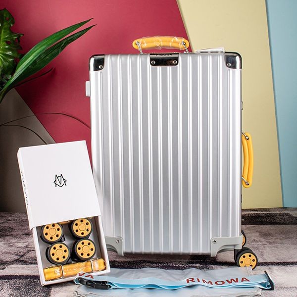 [Rimowa] Classic "Cabin" Suitcase Replica rin00480