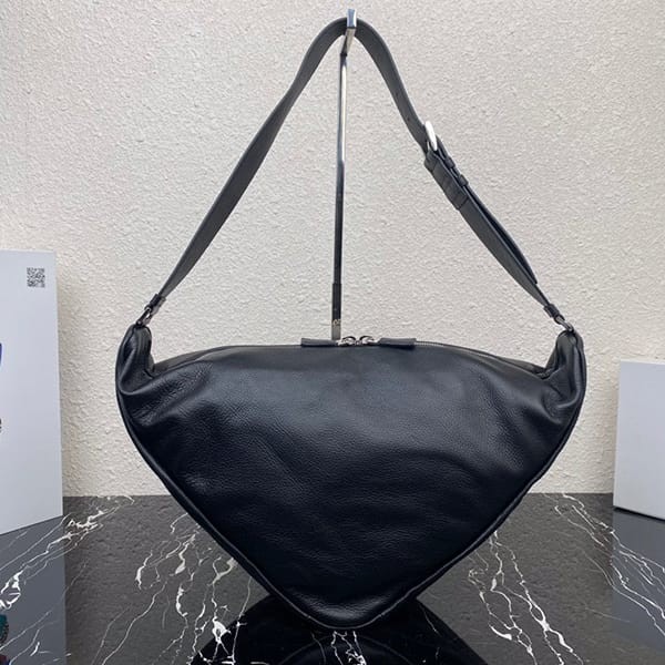 Easy to use Prada Triangle Leather Shoulder Bag Replica puc08206