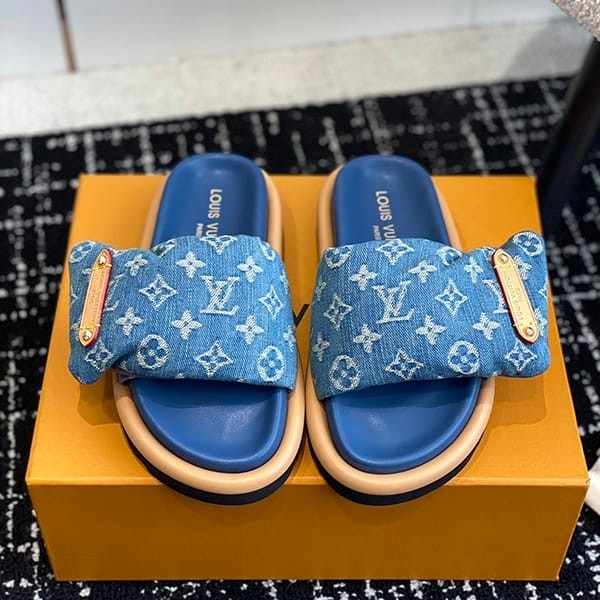 Perfect giftLouis Vuitton Pool Pillow Line Mule Replica 1ACJVD