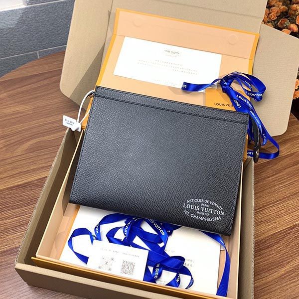 Sold out immediately after arrival Louis Vuitton clutch bag replica Voyage Luggage M30397