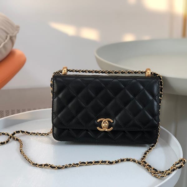 Fake Chanel Flap Mato Bag Chain Wallet Black shr53051, loved by many celebrities Fake Chanel Flap Mato Bag Chain Wallet Black shr53051, loved by many celebrities