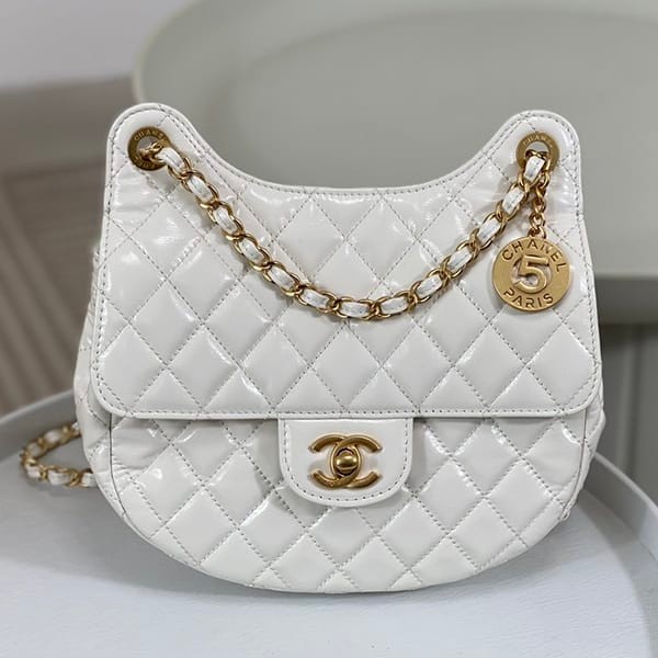 The hottest topic! Chanel Hobo Bag Replica Small Size shx07037