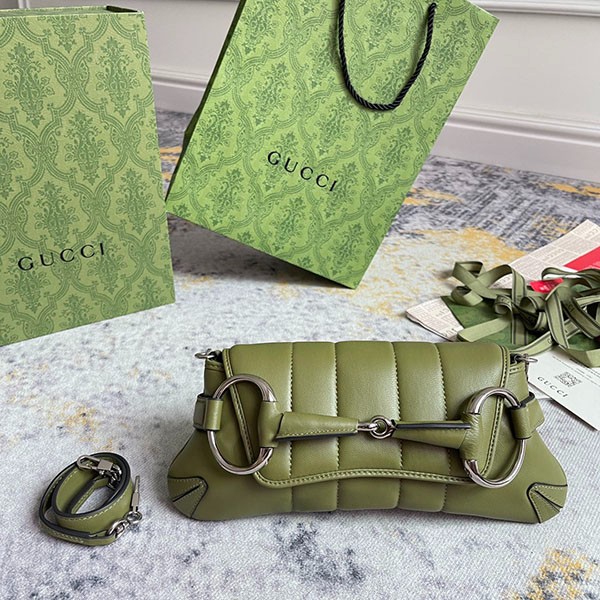 Gucci Replica Horsebit Chain Small Shoulder Bag 764339AACU13506 Gucci Replica Horsebit Chain Small Shoulder Bag 764339AACU13506