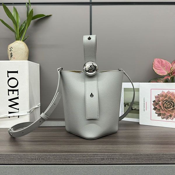 [Great Deal] Loewe Pebble Bucket Bag Mini Handbag lol90804