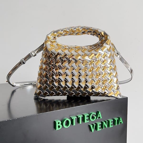 Cheap price! Fake Bottega Veneta Mini Hop Strap Mirror Leather Bag bow49856