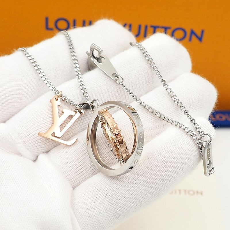 Extremely rare! Louis Vuitton pendant LV catch fake necklace M80184