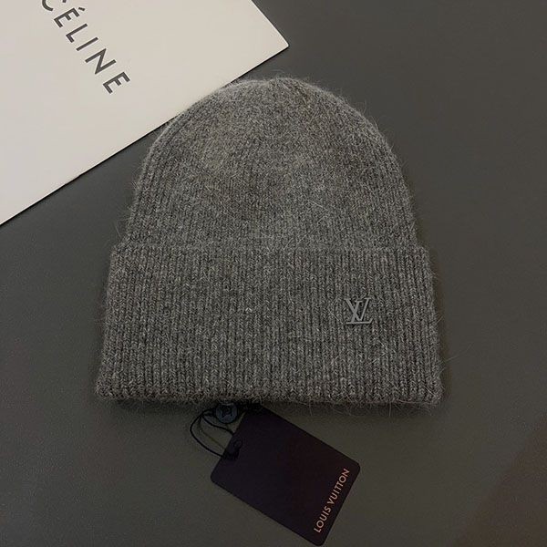 Louis Vuitton knit hat accessory logo vua21803