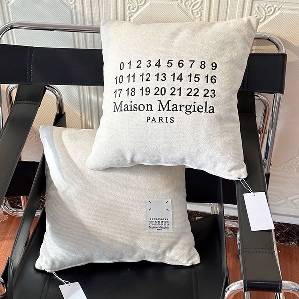 Maison Margiela Cushion Replica Mav95479
